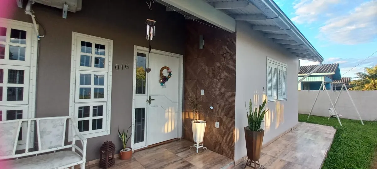 Casa 140m² em Terreno 20x30 com 3 Quartos e Espaço Gourmet