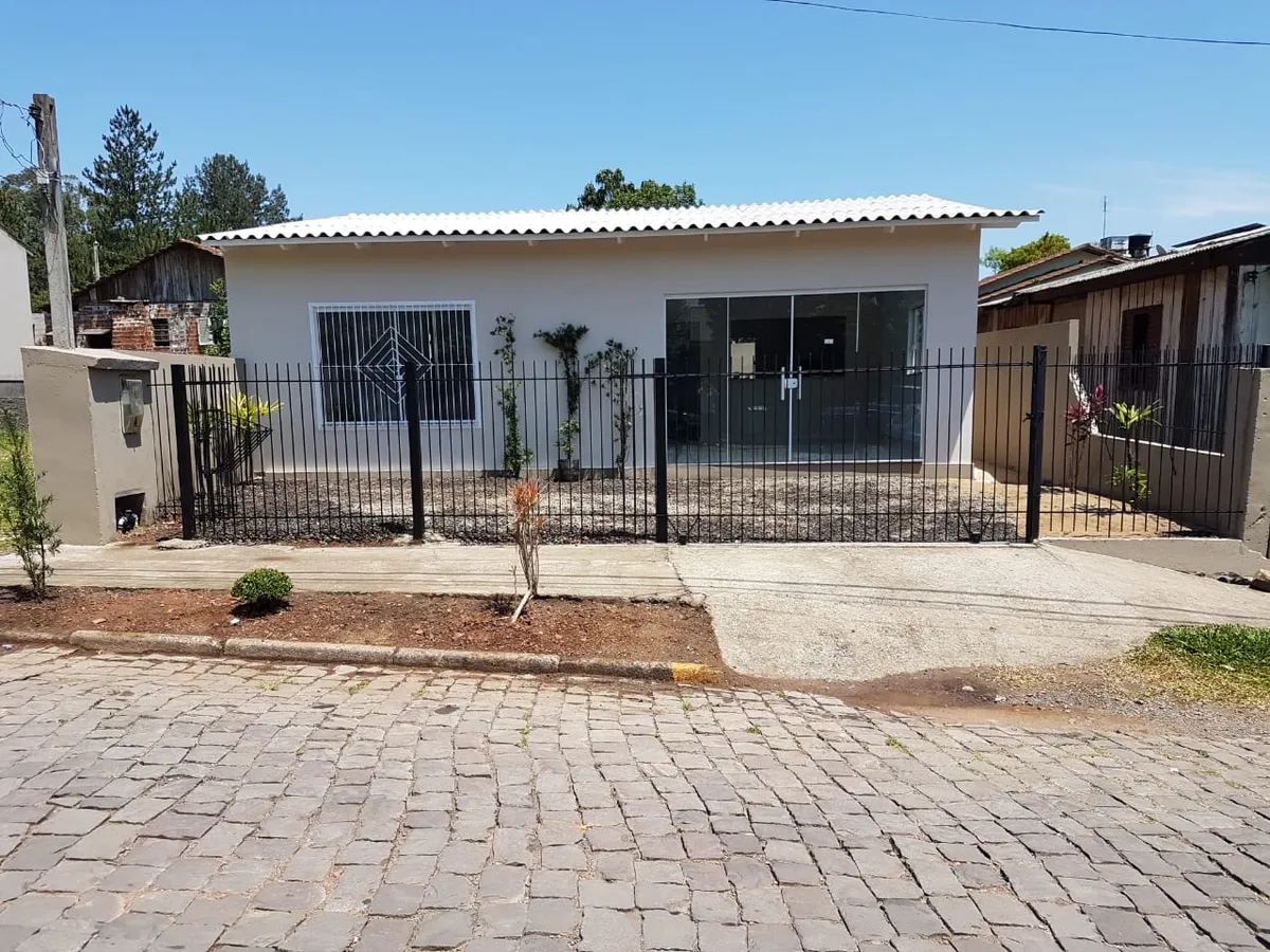 Excelente casa no Bairro Macedo com terreno amplo