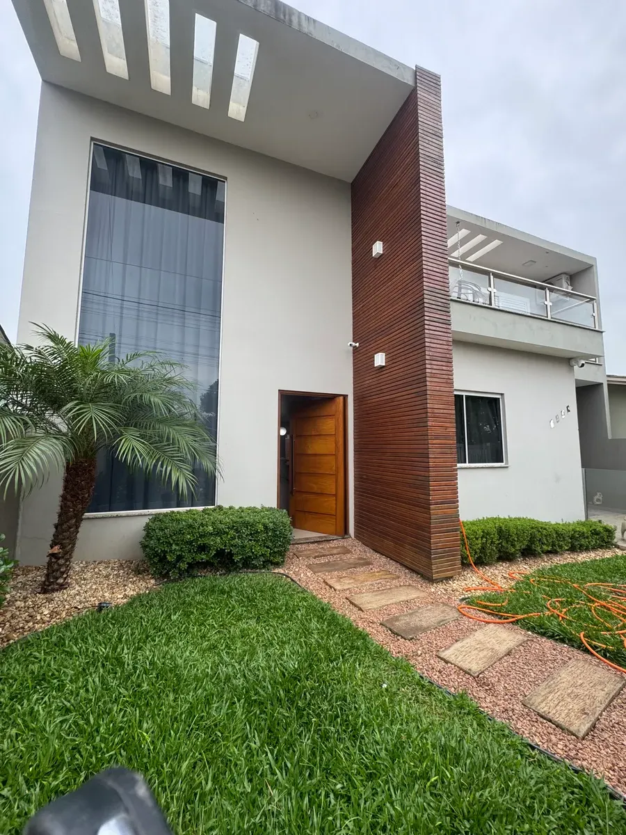 Casa com Piscina e Área Gourmet no Bairro Bela Vista.